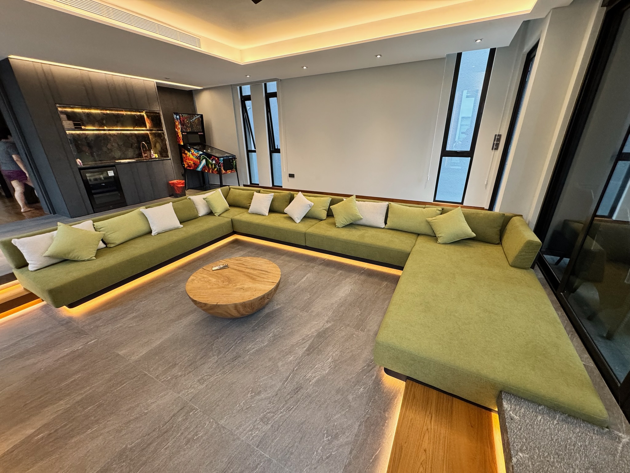 Selected upholstery and custom furniture project by Ho Soon Lee Sofa Maker – 12